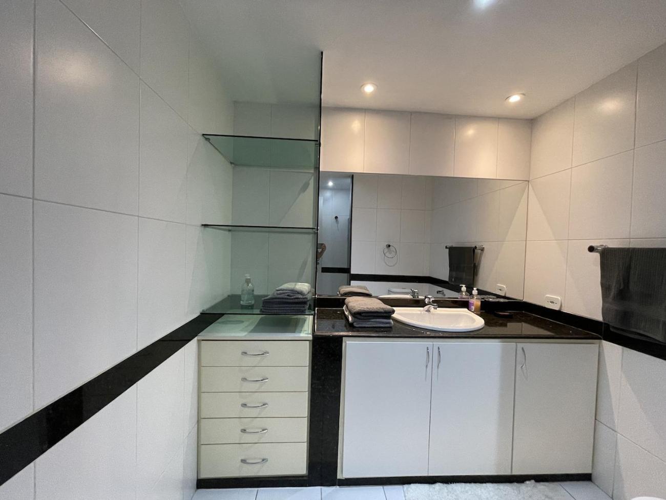Apartamento Encantador Com Piscina - Besthostrio Рио де Жанейро Екстериор снимка